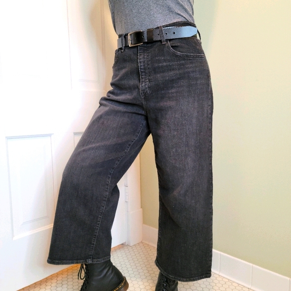Levi's Denim - Size 31 Levi's Wide leg waterless Jeans